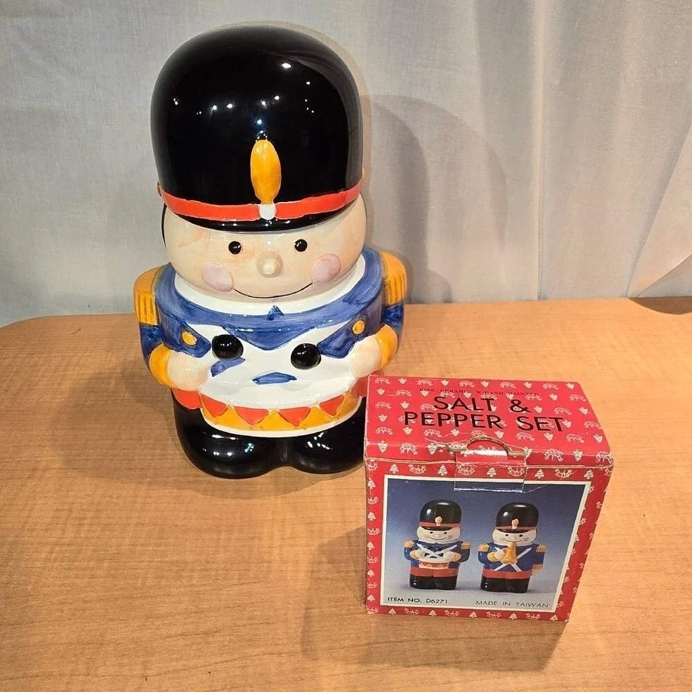 Dayton-Hudson Toy Soldier COOKIE JAR and‎ SALT & PEPPER SHAKERS Vintage